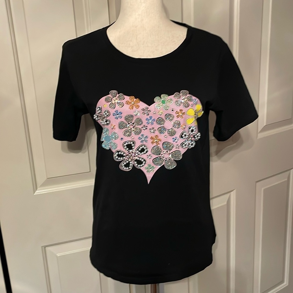 Black T shirt with jeweled pink heart